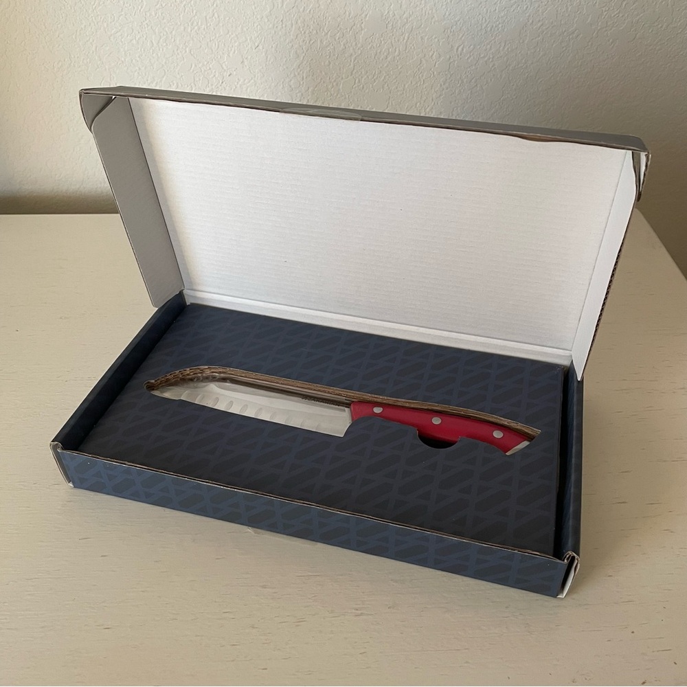 ❣️SOLD❣️NIB Knife